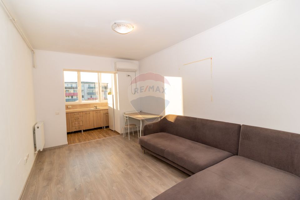 Apartament 2 camere, mobilat, str. Luica, posibilitate parcare