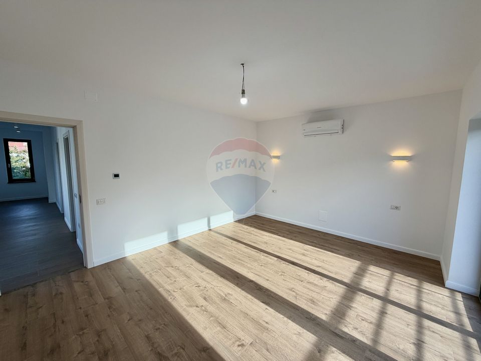 Casă / Vilă cu 4 camere de vânzare în zona Nord