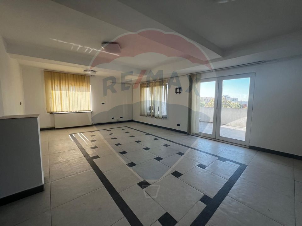 Inchiriez Apartament 3 camere cu terasa generoaasa zona Intim