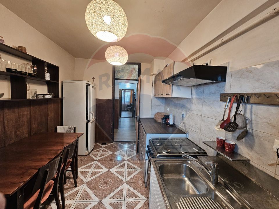 4 CAMERE de INCHIRIAT - clasic- Zizinului 30, bloc 33-5din 8!