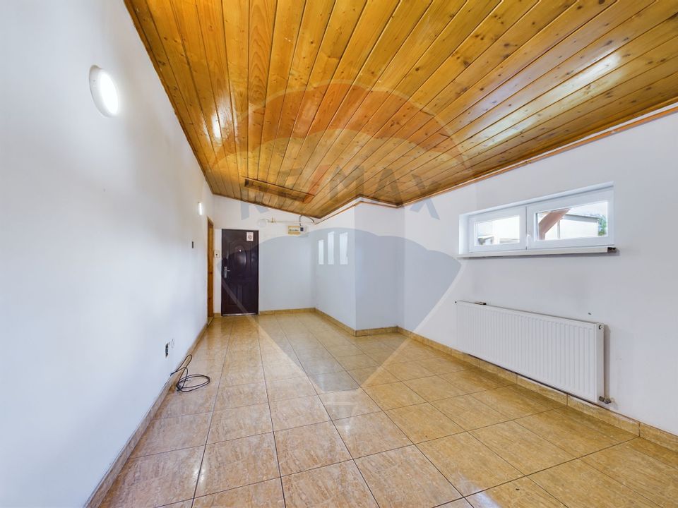 2 apartamente în vilă cu acces individual, ultracentral