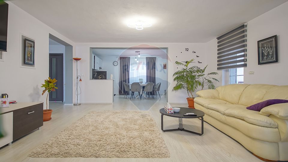 Comision zero, casa individuala + cabana A frame in Bod, la intrare