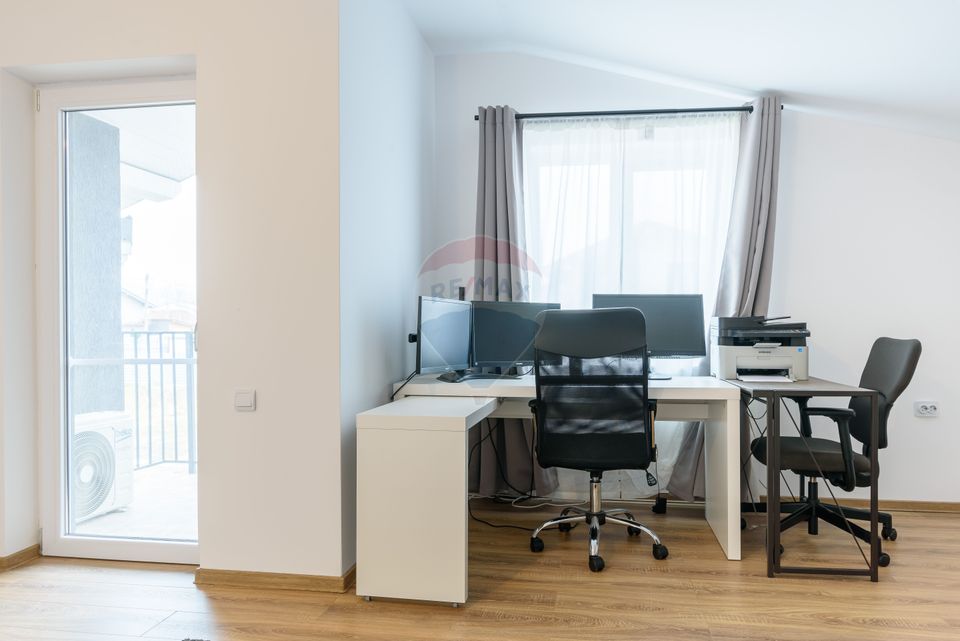 4 room House / Villa for sale, Exterior Est area