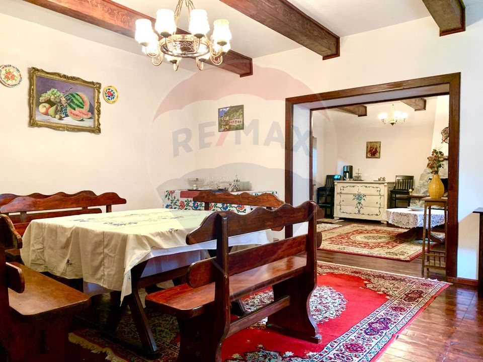 Pensiune cu 13 camere de vânzare in Bulz