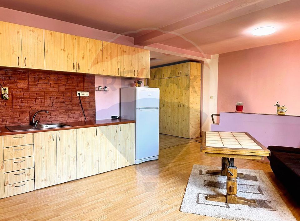 Casă / Vilă cu 5 camere de vânzare în zona Cetatii