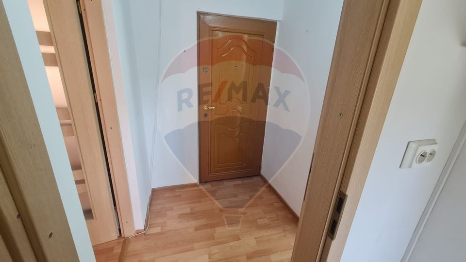 Garsoniera de inchiriat, strada Garii, etajul 3/4