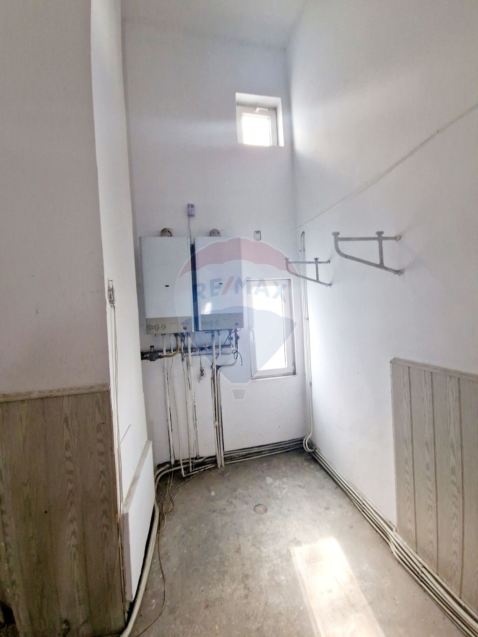327sq.m Commercial Space for sale, Maratei area