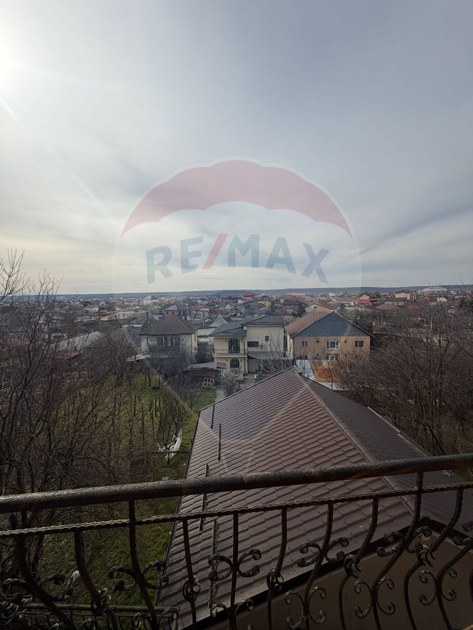 5 room House / Villa for sale, 1 Mai area