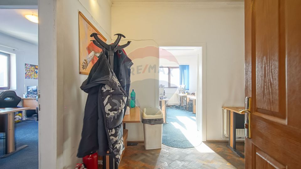 11 room House / Villa for rent, Tractorul area