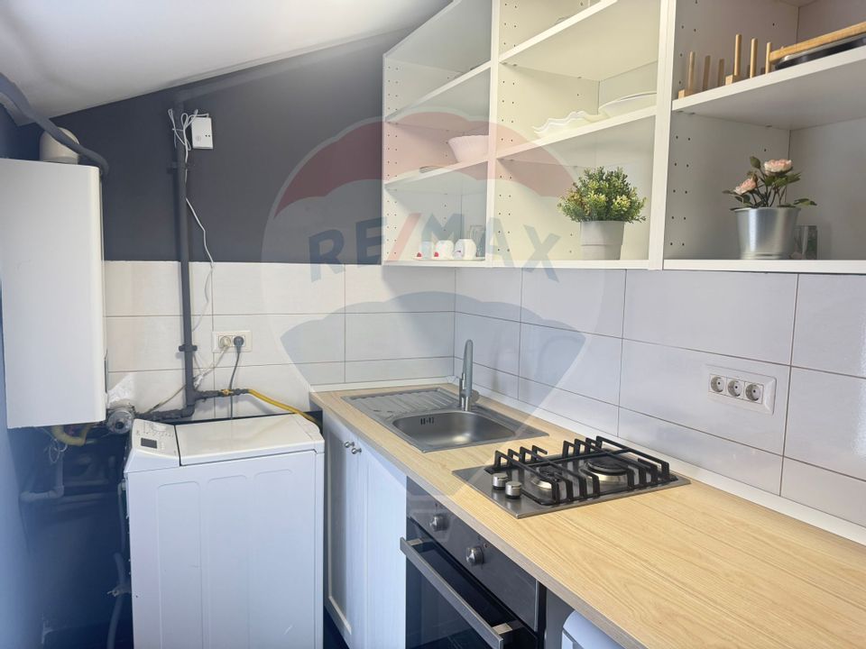 De inchiriat garsoniera la mansarda locatie centrala Unirii