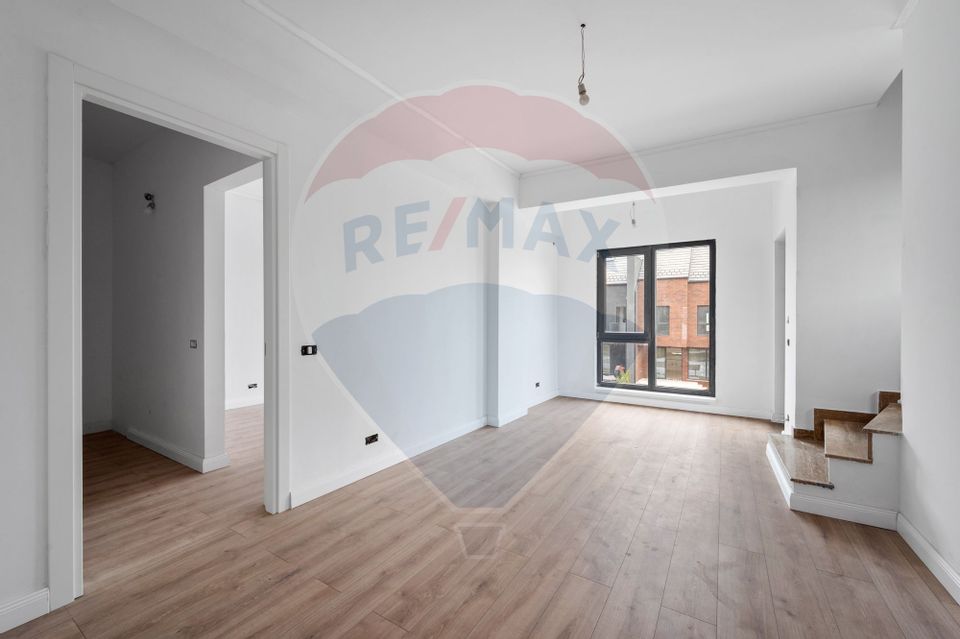 4 room Apartment for sale