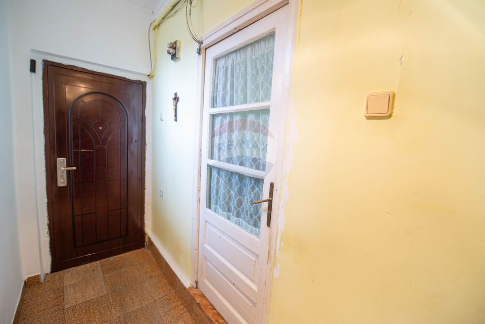 Apartament cu 4 camere 117 mp de vanzare, în curte 150 mp, Ploiesti