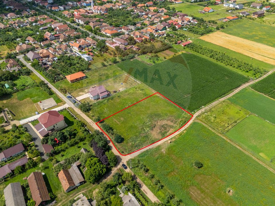 Land 3,744sqm Fantanele / Drumul pietruit