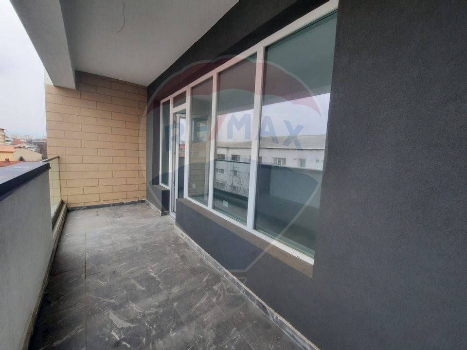 Apartament cu 3 camere ETAJ 2