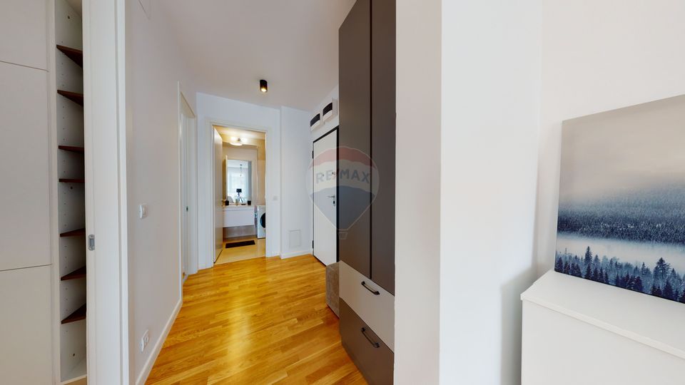 Bright apartment with 2 rooms and parking in Luxuria Domenii Residence