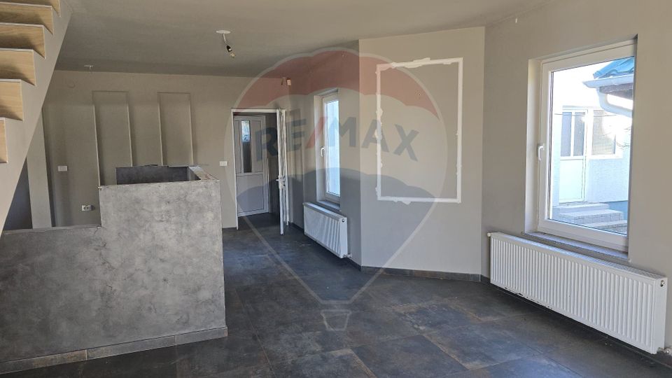 Casă / Vilă de vânzare sau spatiu comercial in Hurjuieni