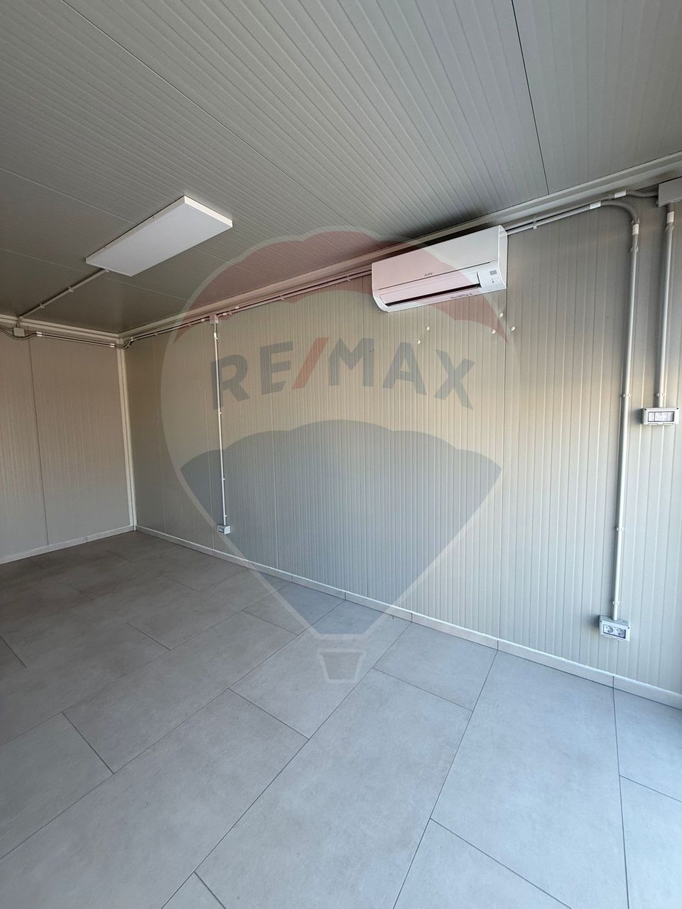 44sq.m Commercial Space for rent