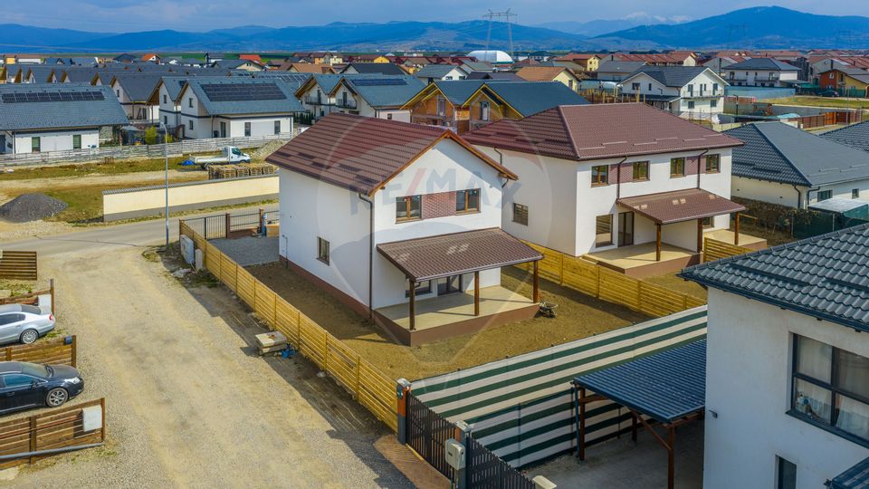 4 room House / Villa for sale