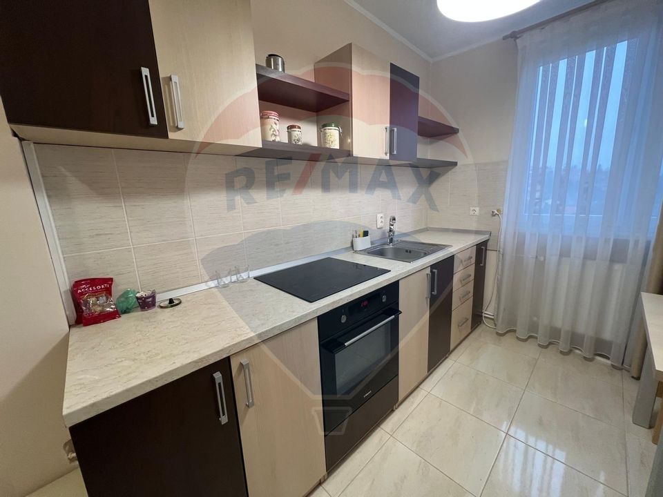 De Închiriat  Apartament 2 camere+ Garaj  zona Centralā