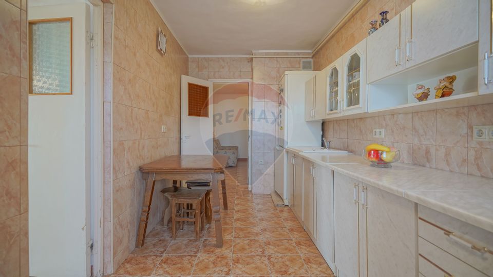 3 room Apartment for sale, Tractorul area