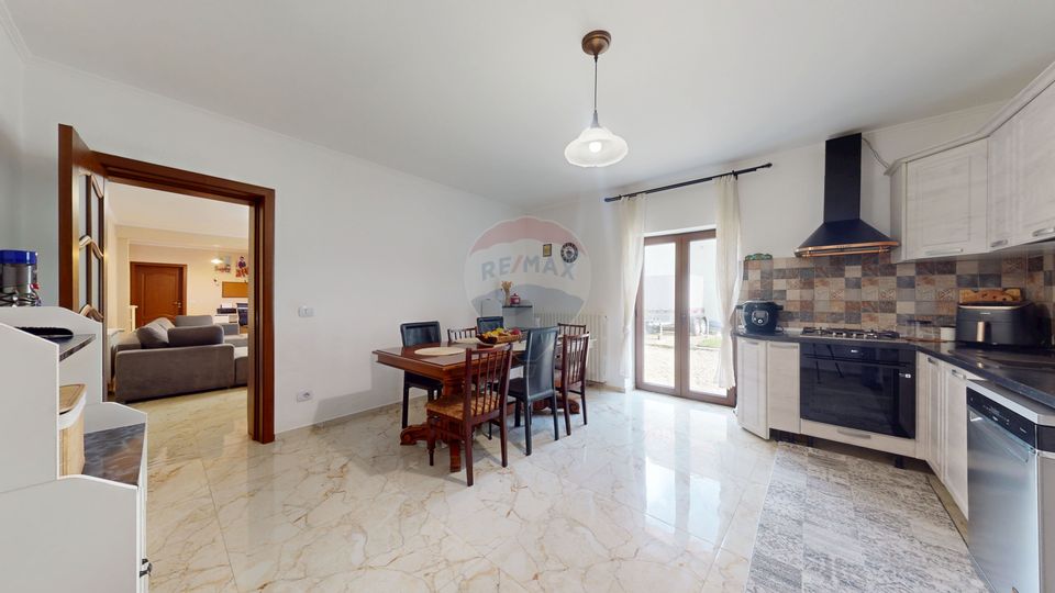 Doua case, 8 camere- oportunitate business - Bod, 2164 mp teren