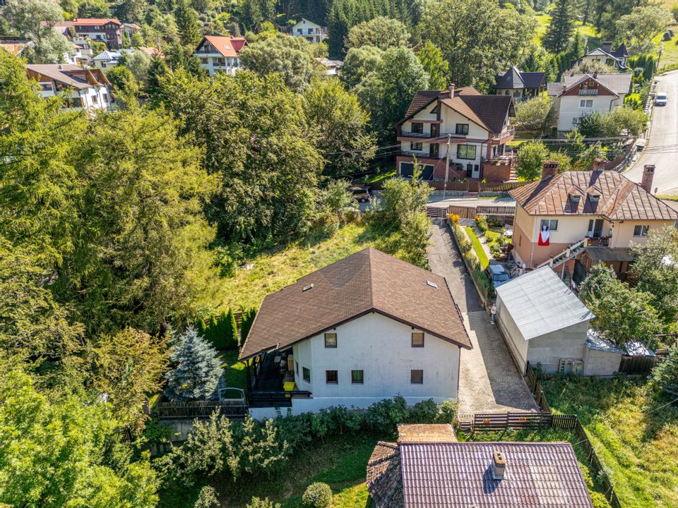 Casă P+M cu 6 camere în Bușteni - Zona Zamora