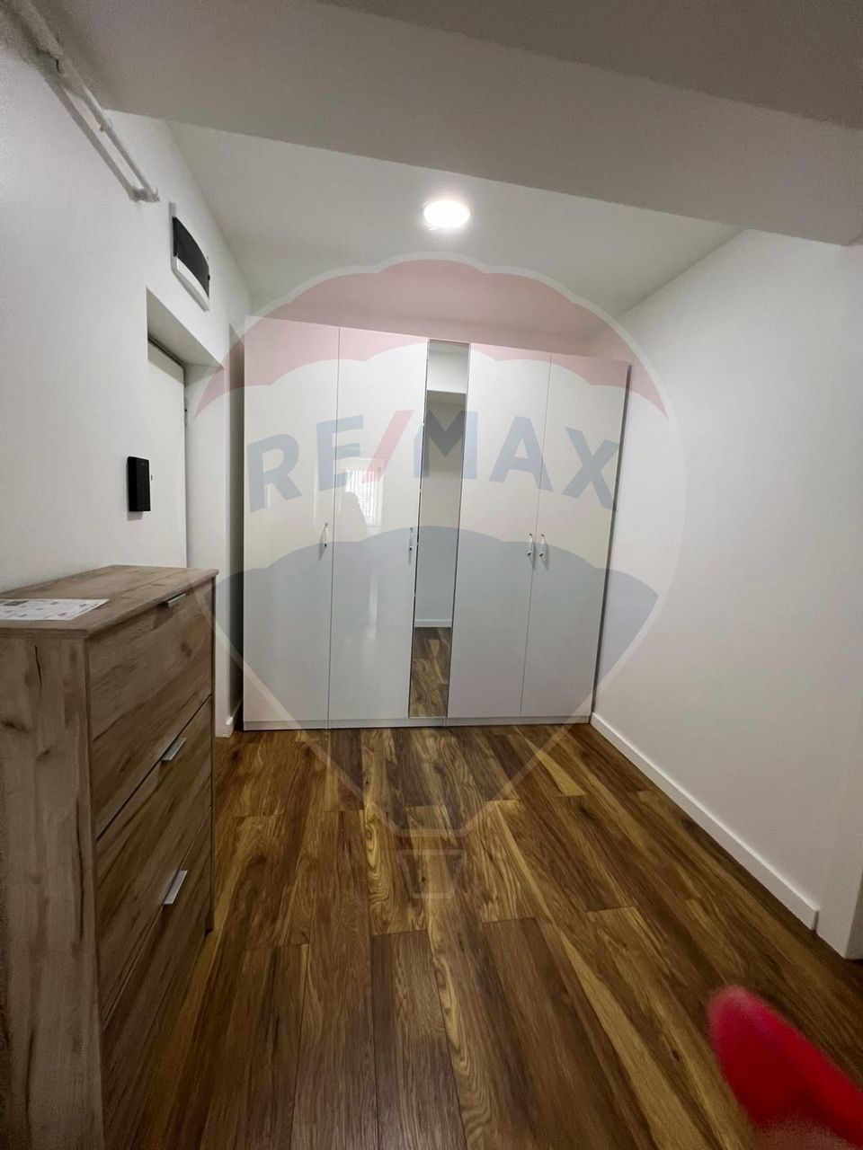 Apartament cu 2 camere de închiriat în zona Pipera