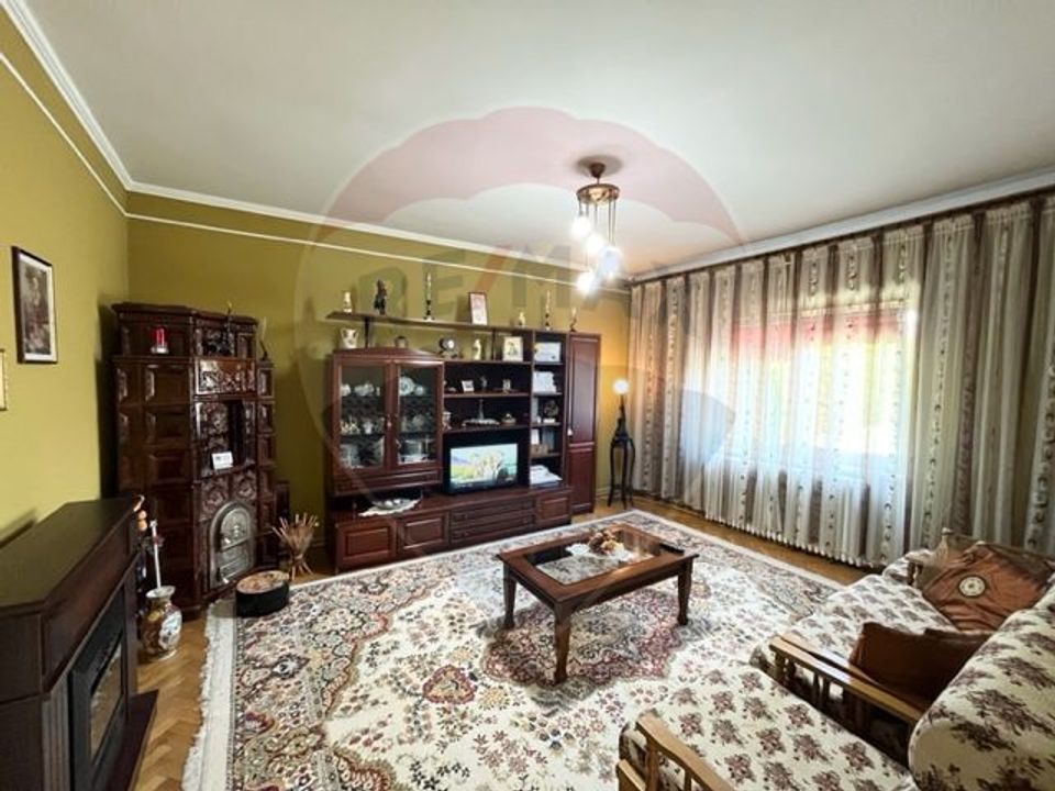 6 room House / Villa for sale, Central area