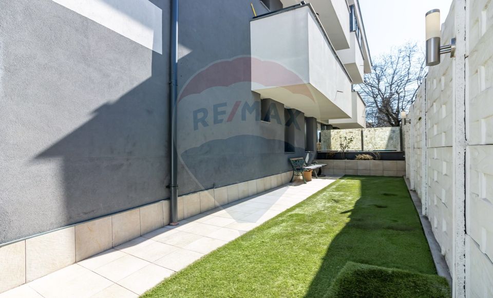 Apartament de vanzare în Bucurestii Noi, curte 80 mp, parcare, boxa