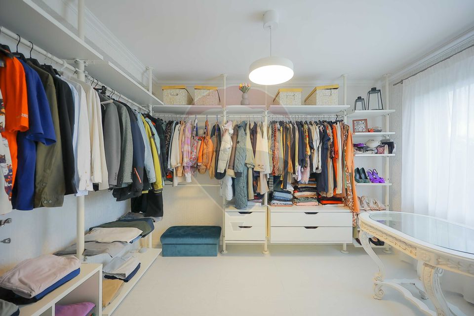 Casă de vânzare cu 3 dormitoare, cartier Europa, Oradea