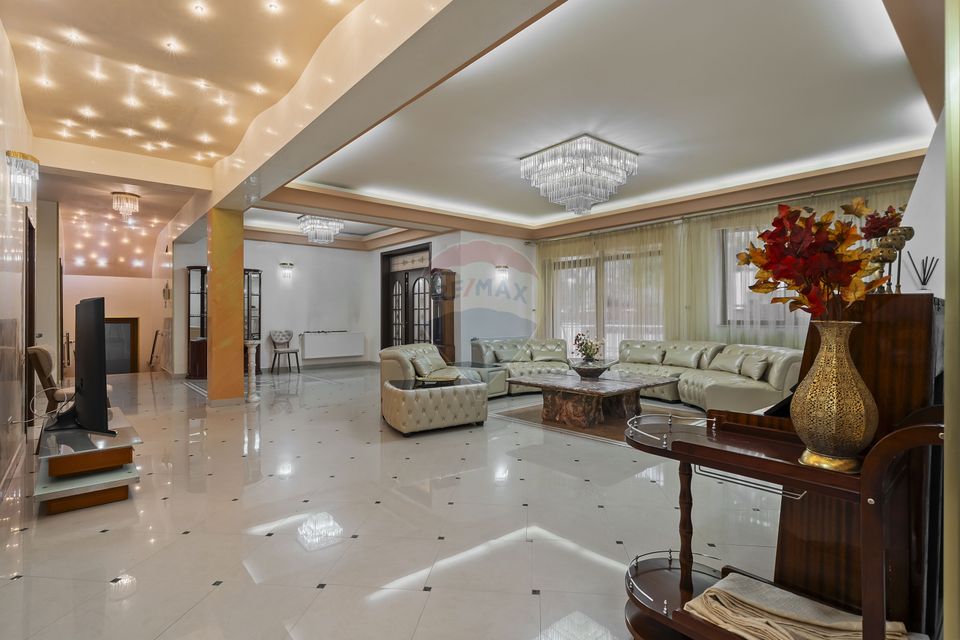 Casă / Vilă cu 6 camere de închiriat în zona Nord