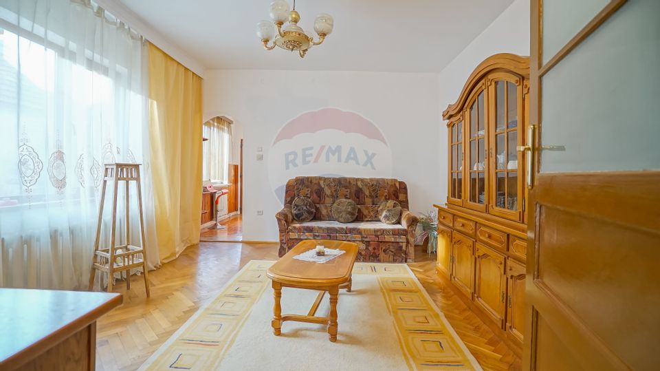 5 room House / Villa for sale, Cernatu area