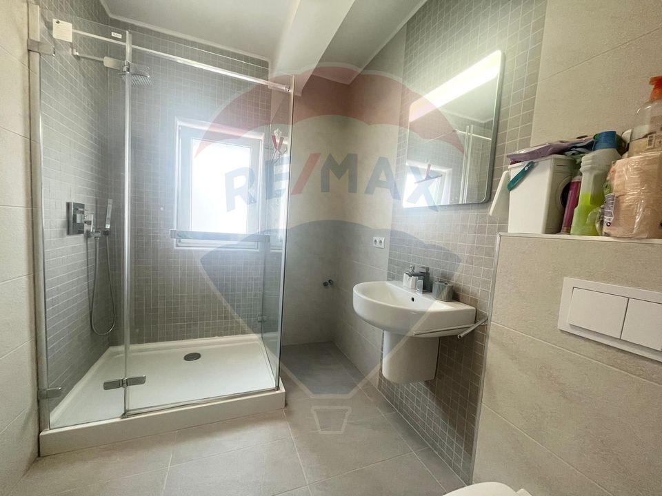 Apartament de vanzare si Parcare în curte privată - Șelimbăr