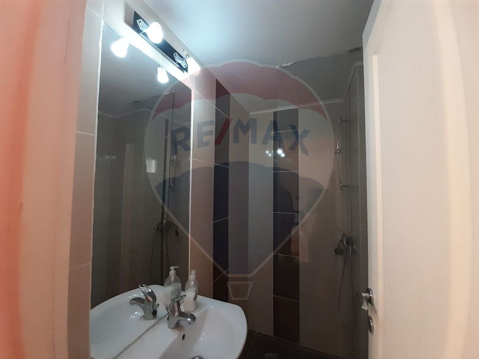 Casă / Vilă cu 7 camere de vânzare în zona Bran-Tohanita