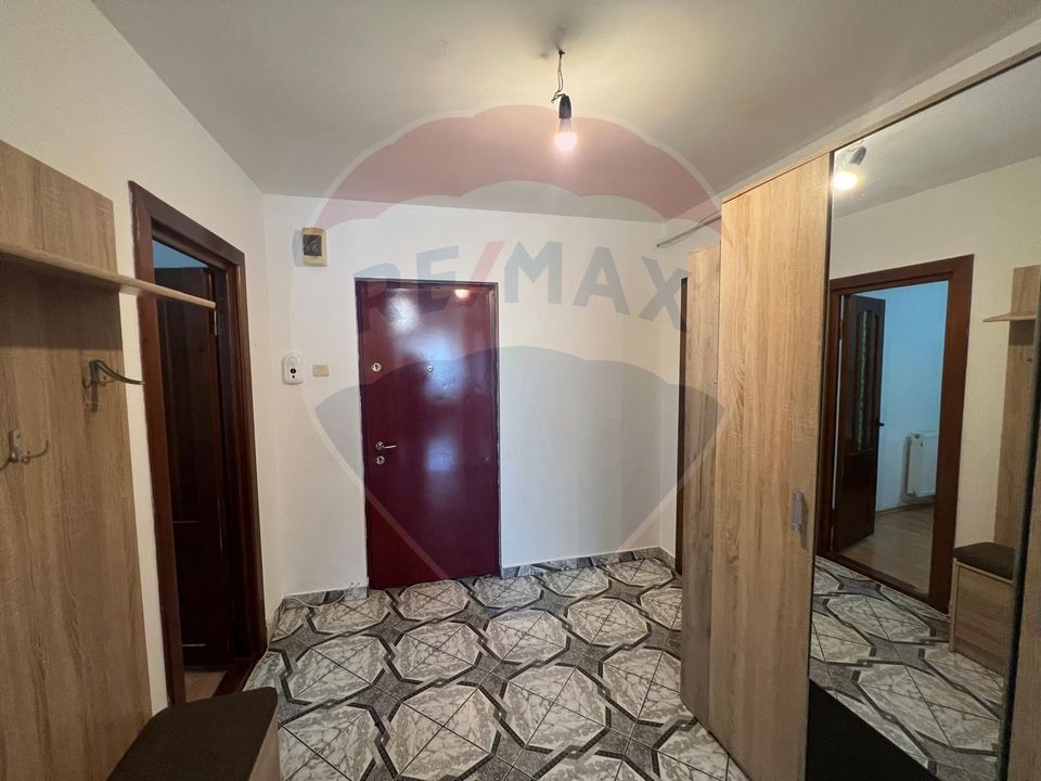 Apartament 3 camere în zona Sud-Vest ROMPETROL