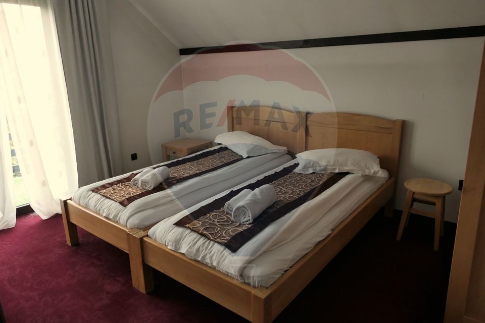 Vilă cu 10 camere de vânzare în zona Centrala