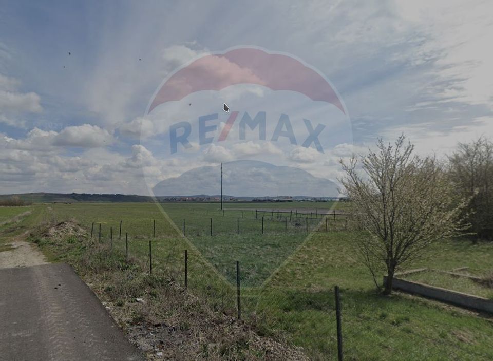 Teren intravilan, 2,900 mp Jucu de Sus, la asfalt