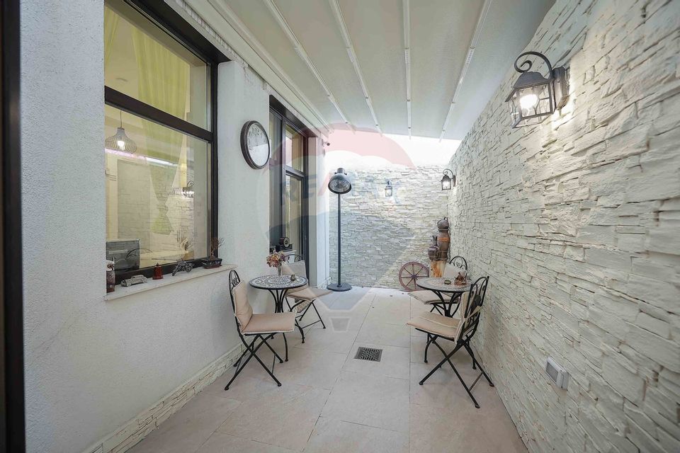 Ultracentral office Oradea, private terrace, premium finish, for sale