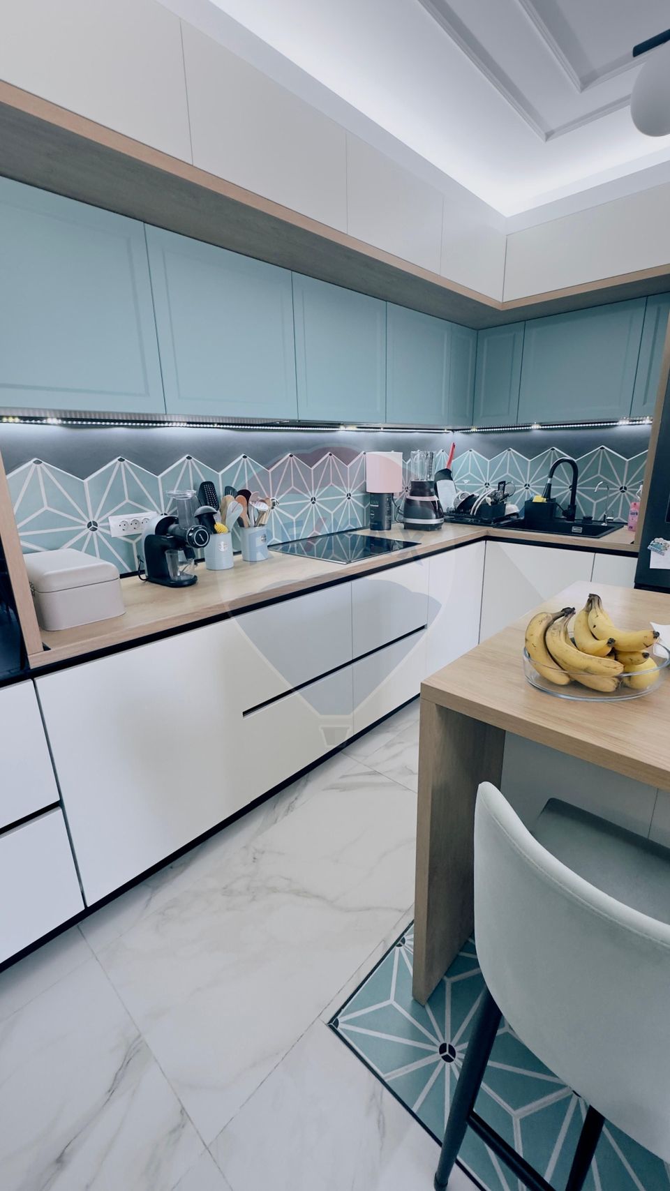 Proprietate premium în Filiași, locuință de lux cu spații comerciale