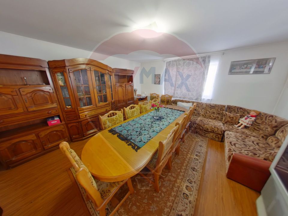 5 room House / Villa for sale