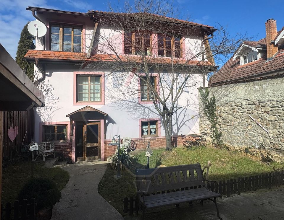 Reședință cu farmec aparte în inima Cisnădioarei