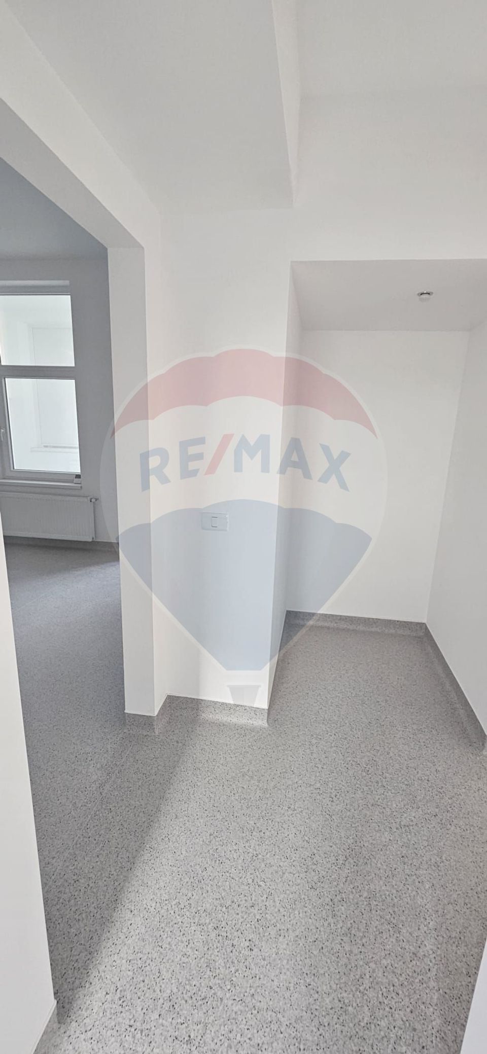 103sq.m Commercial Space for rent, Intim area