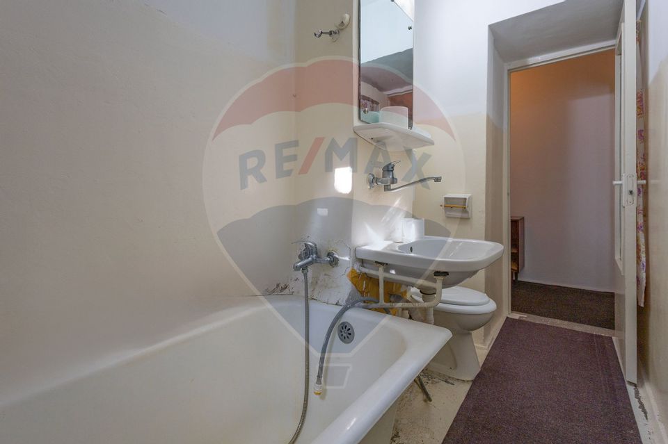 Apartament cu 3 camere de închiriat în zona Take Ionescu