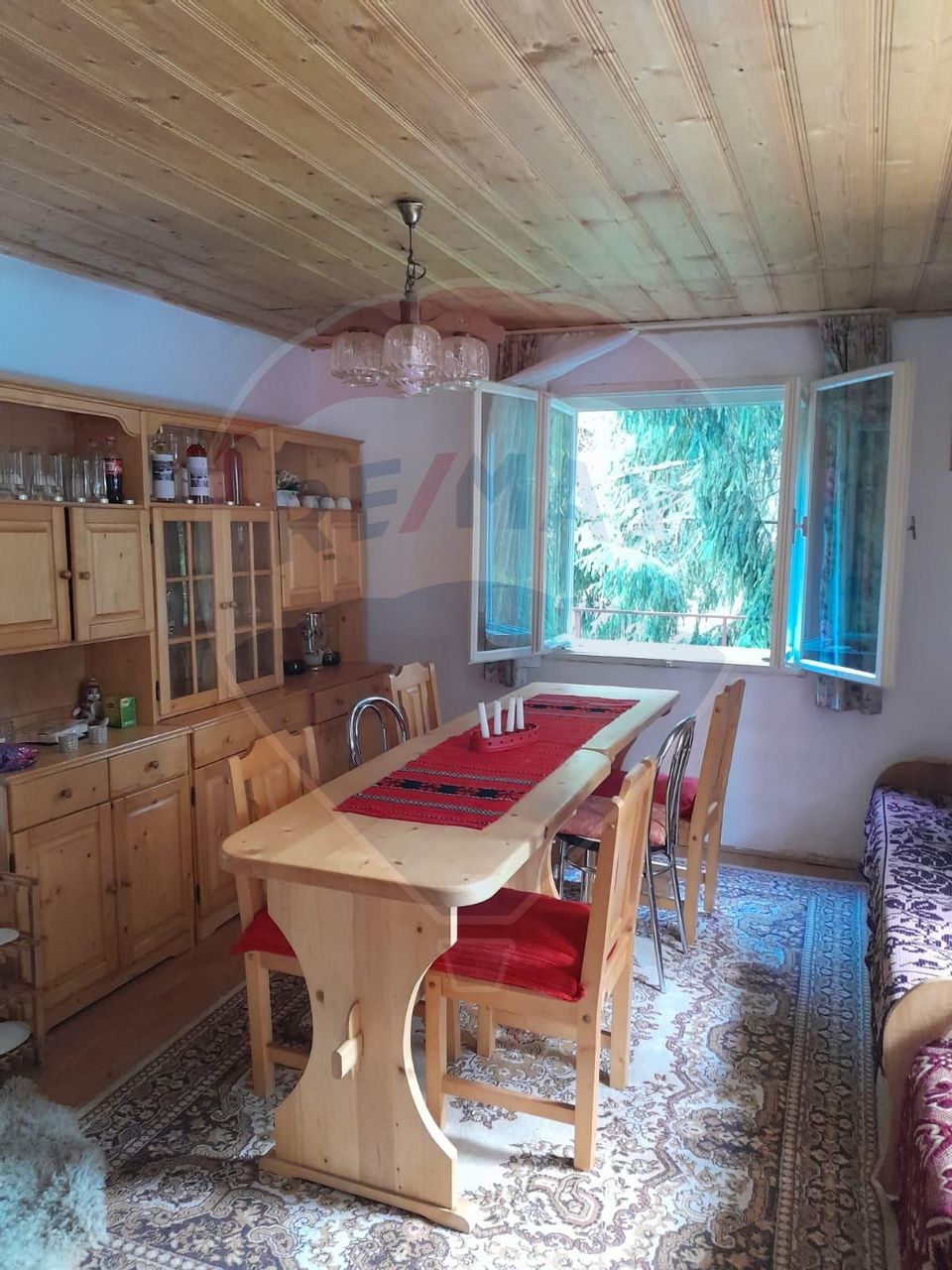 Cabană de vânzare în Muntele Băișorii – Zona Jera