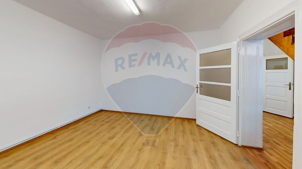 Casă cu 3 camere de vânzare Calea Dumbravii