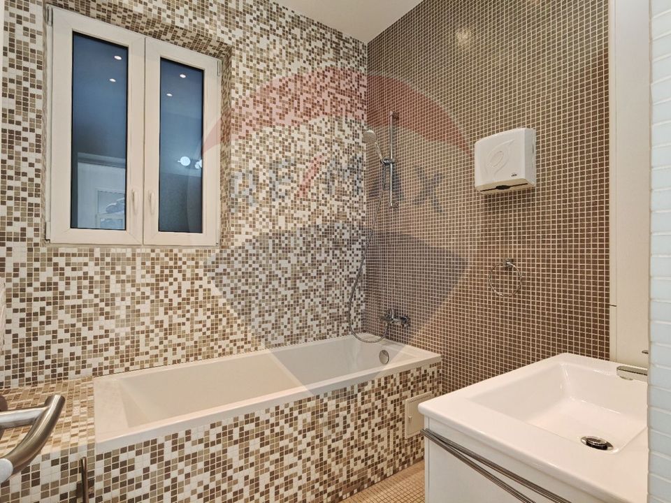 Apartament în vilă din perioada interbelică proaspăt renovat