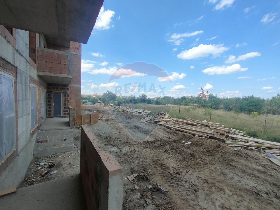 Apartament de vanzare cu gradina