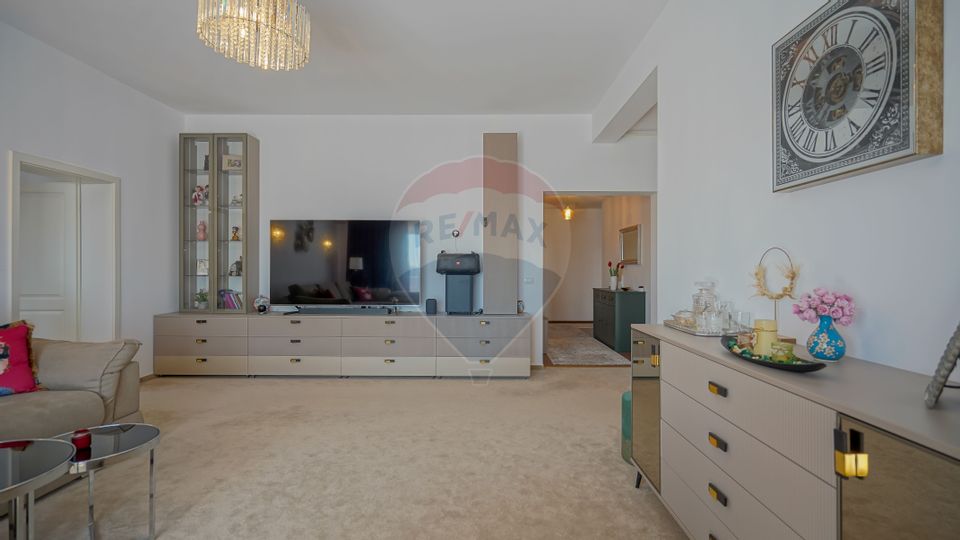 4 room Apartment for sale