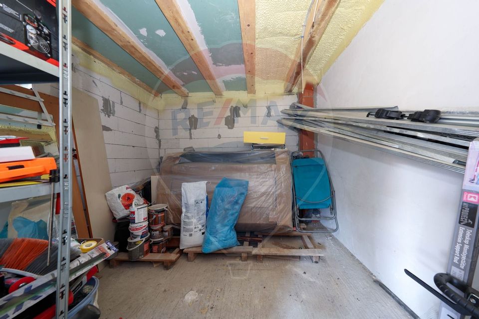 2 case cu curte proprie - locație centrala