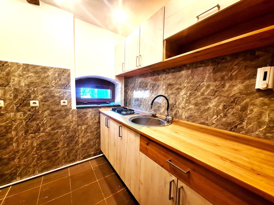 Casa individuala cu curte in centrul istoric,  renovata integral